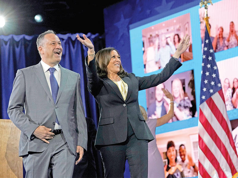 نائبة الرئيس المنتخبة كاملا هاريس و زوجها دوغلاس إمهوف