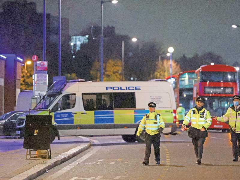 اعتقال رجل صدم بسيارة مركز شرطة