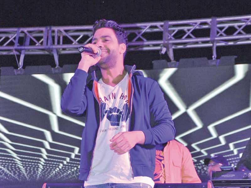 أحمد جمال في إحدى الحفلات 