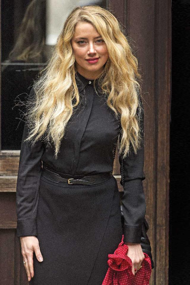 النجمة العالمية آمبير هيرد