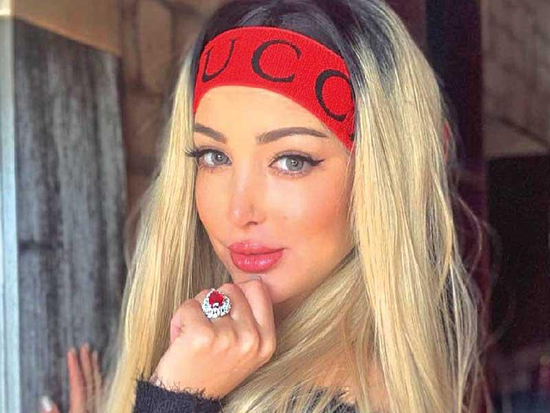 مصممة الأزياء والفنانة المغربية بسمة بوسيل