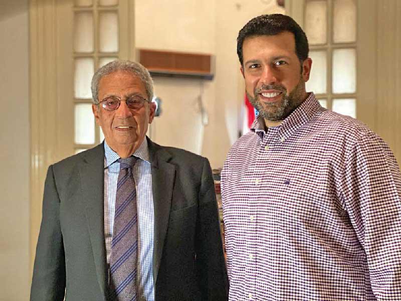 علي حسن مع عمرو موسى