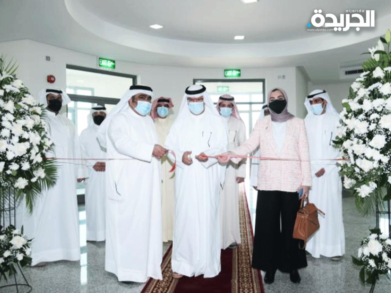 الوزير مبارك الحريص يفتتح مركز بريد مدينة صباح الأحمد