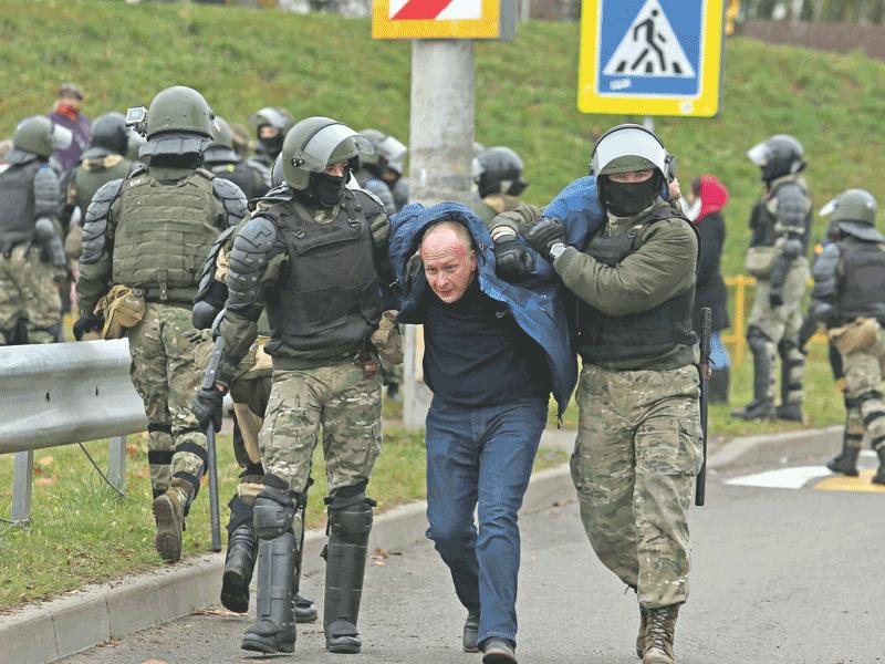 اعتقال عشرات المحتجين في شوارع بيلاروسيا 