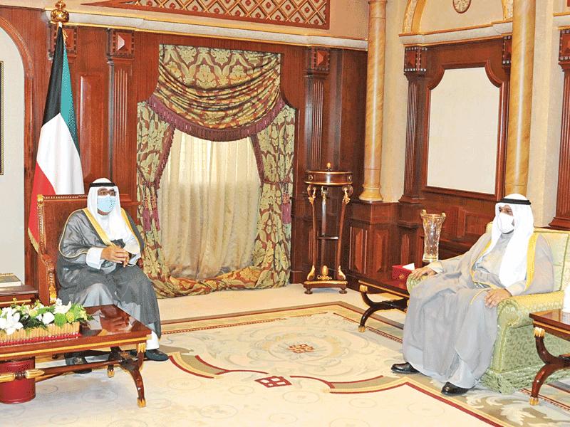 ولي العهد مستقبلاً وزير الدفاع أمس