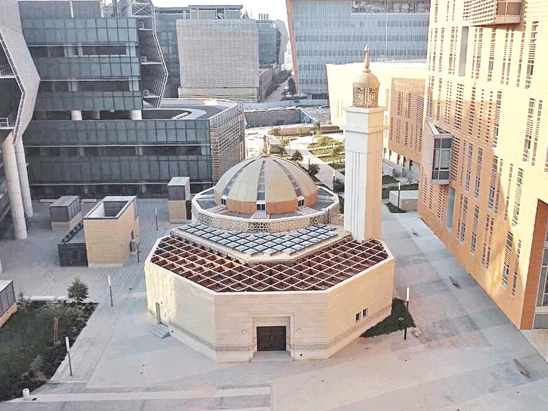 مبنى الهندسة والمسجد الملحق به