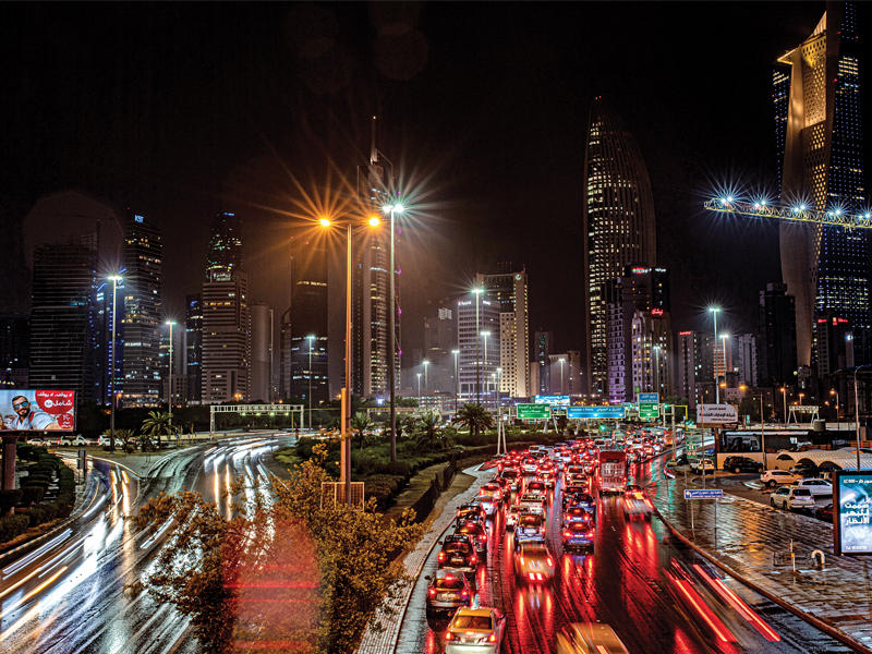 لقطة بعدسة عبدالمجيد الشطي ليلة 15 الجاري لمدينة الكويت