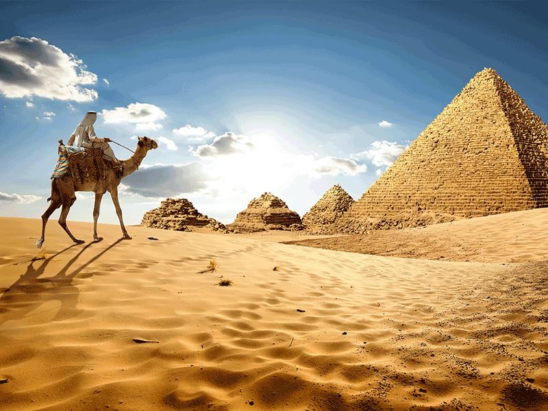 تراجع إيرادات مصر من السياحة 