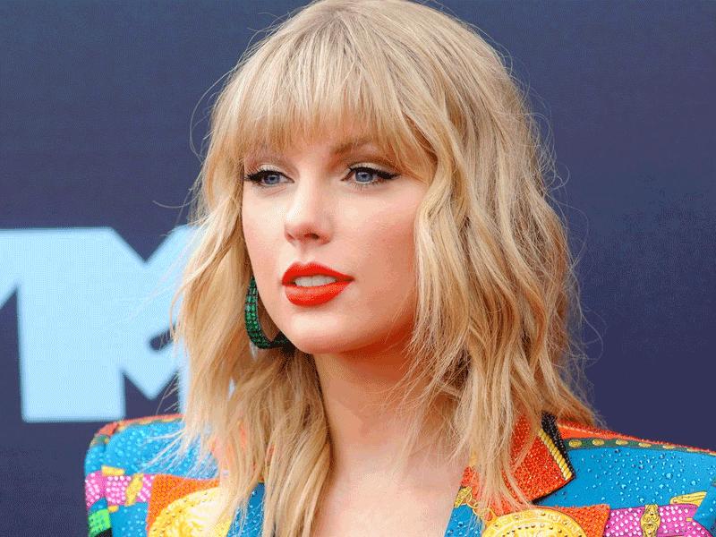المغنية الأميركية تايلور سويفت 