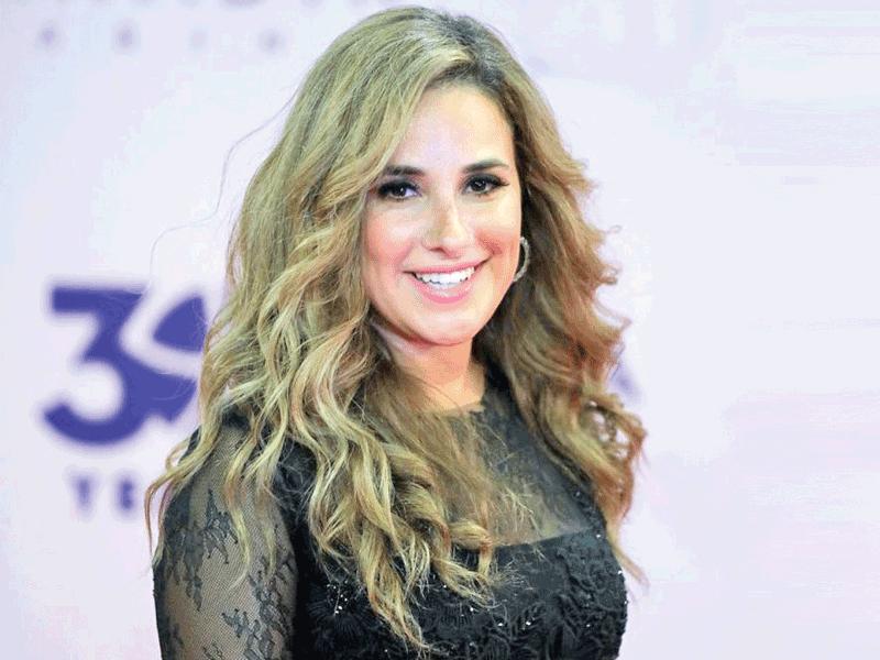 الفنانة شيرى عادل