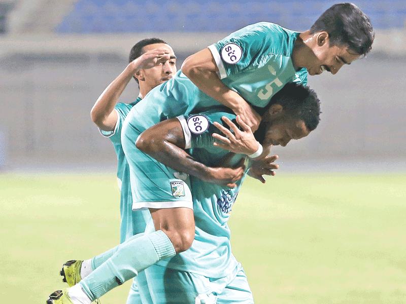 فرحة لاعبي العربي بالفوز في لقاء سابق