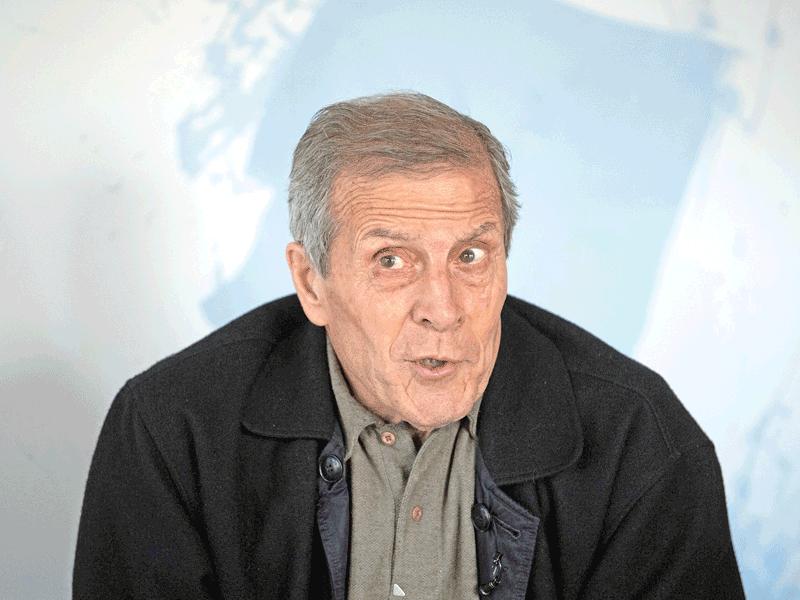 أوسكار واشنطن تاباريز المدير الفني لمنتخب الأوروغواي