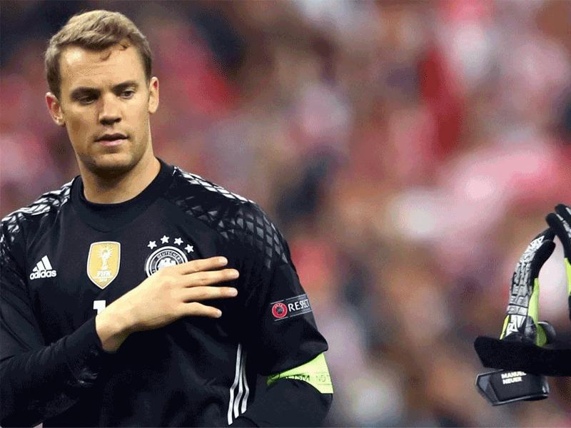 حارس المرمى الألماني مانويل نوير 