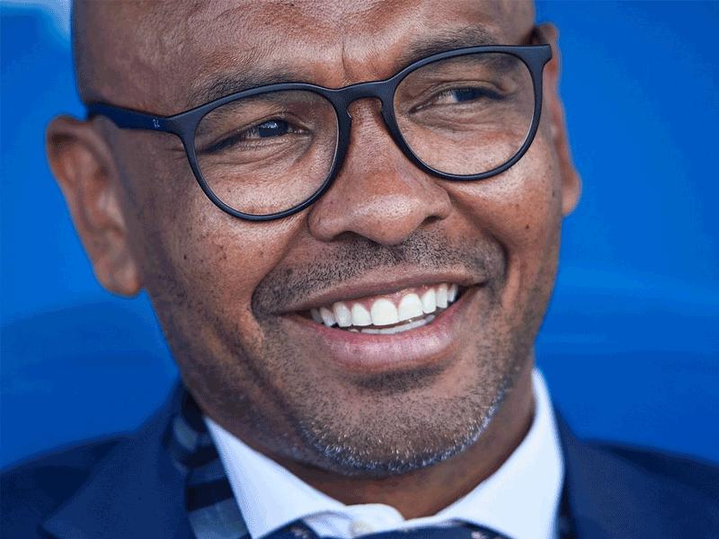 لاعب كرة القدم السابق ماركوس سينا