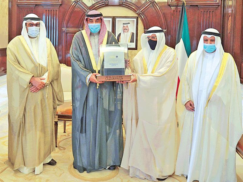 رئيس مجلس الوزراء سمو الشيخ صباح الخالد مستقبلاً «هيئة أسواق المال» أمس