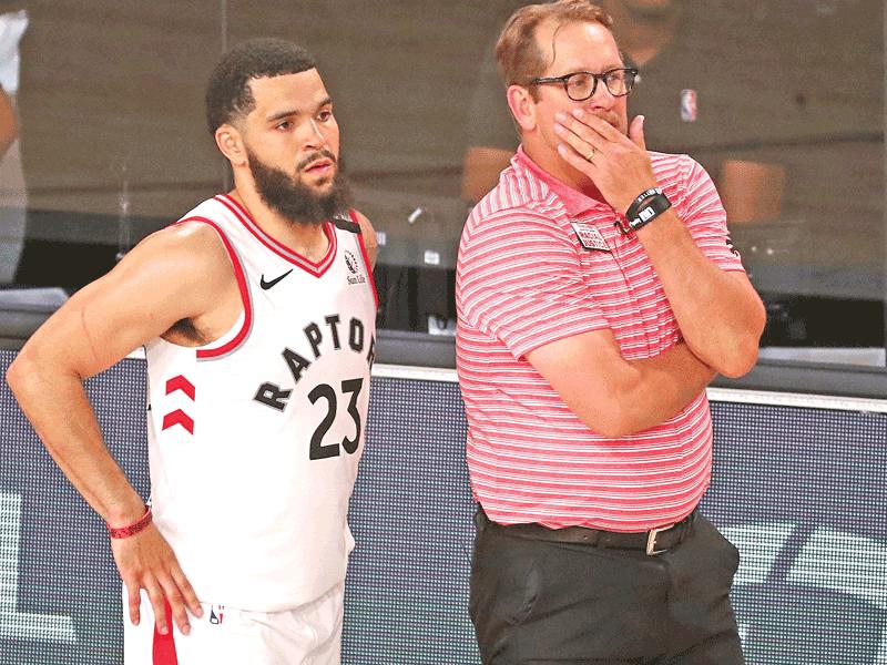 نيك نيرس مدرب رابتورز وفانفليت نجم الفريق