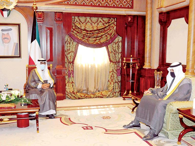 ولي العهد مستقبلاً وزير الداخلية أمس