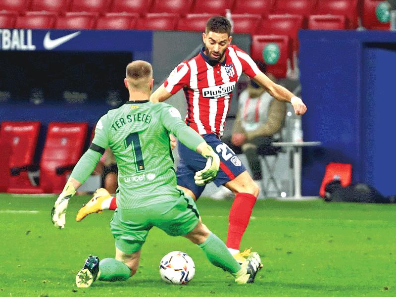 كاراسكو يحرز هدفه في مرمى برشلونة