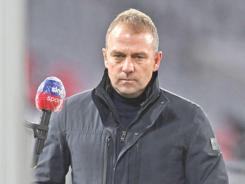 هانزي فليك المدير الفني لنادي بايرن ميونيخ الألماني لكرة القدم