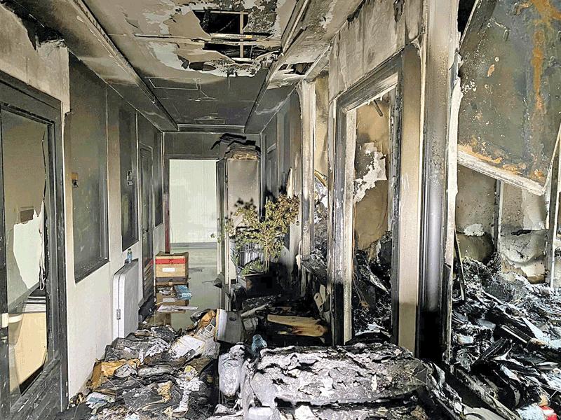 اثار الحريق داخل الغرفة