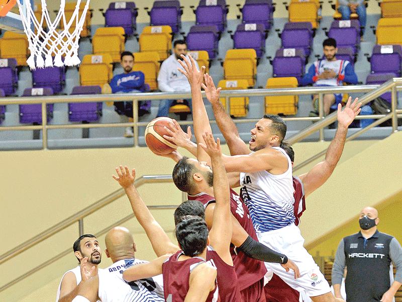 صراع تحت سلة النصر من اجل التسجيل (تصوير جورج رجي)