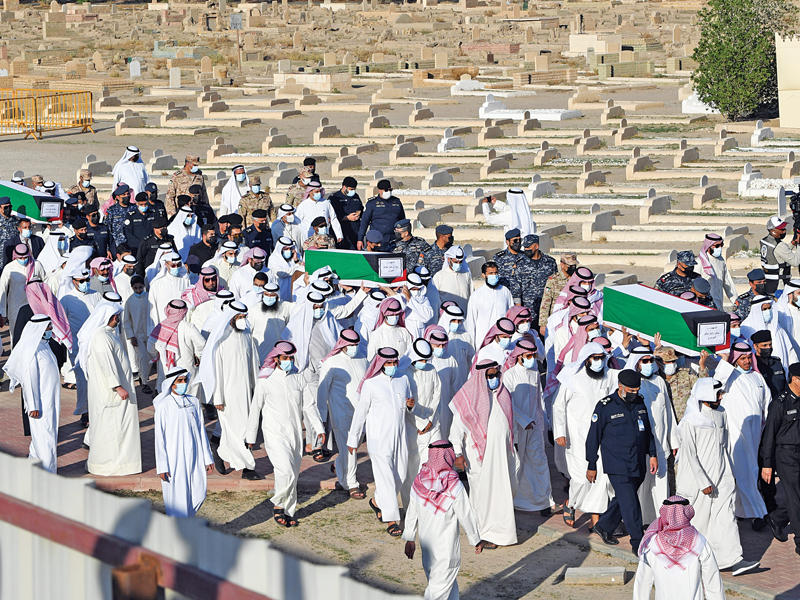 ثرى الكويت يحتضن جثامين 7 من شهداء الغزو العراقي