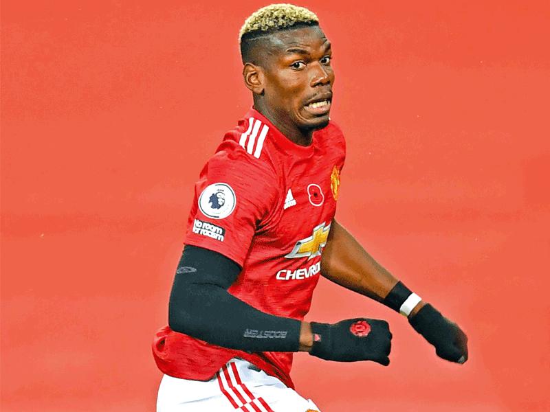 لاعب وسط مانشستر يونايتد الانكليزي بول بوغبا 