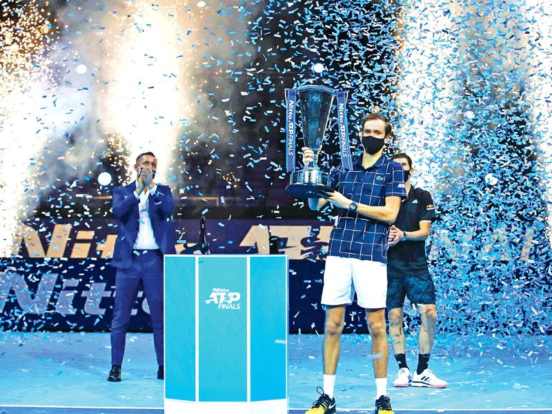 الروسي مدفيديف خلال مراسم التتويج