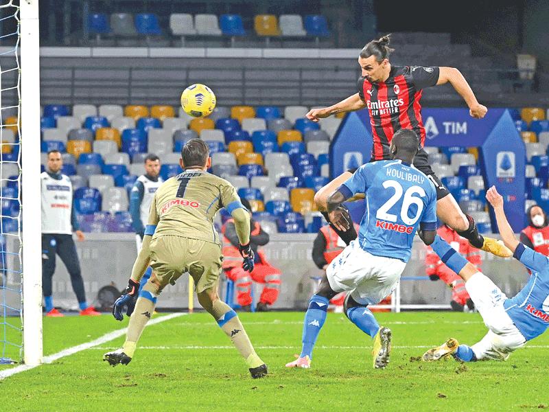 إبراهيموفيتش يحرز هدفه الثاني في مرمى نابولي