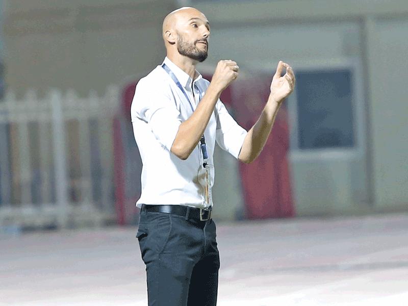 مدرب فريق برقان لكرة القدم الكرواتي برونو سيكلتش 