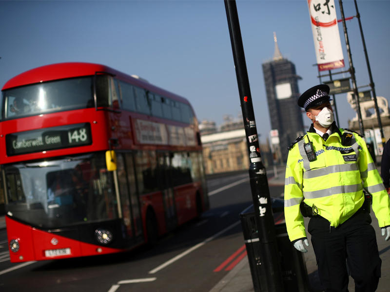 بريطانيا تقلّص الحجر لـ 5 أيام