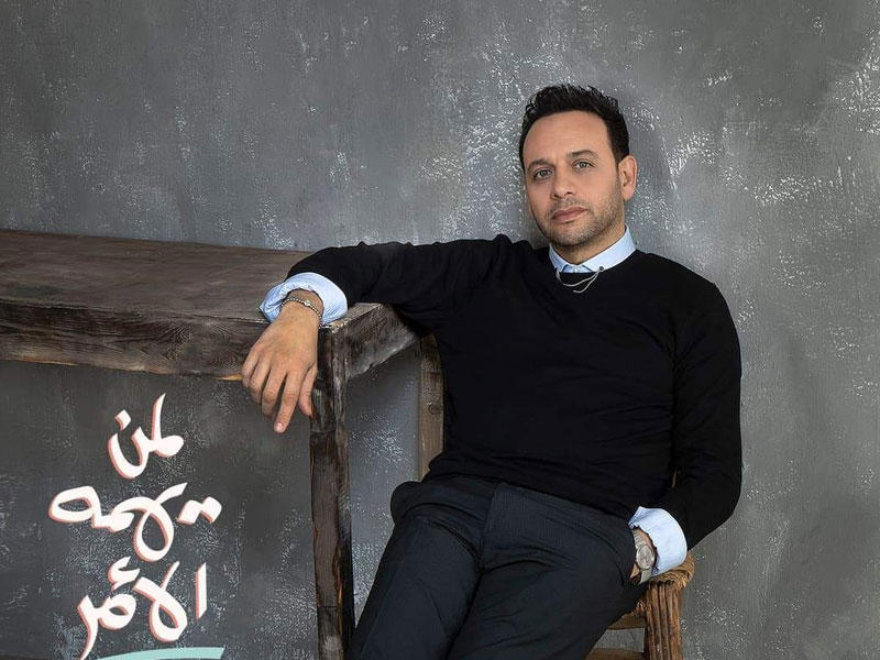 الفنان مصطفى قمر 