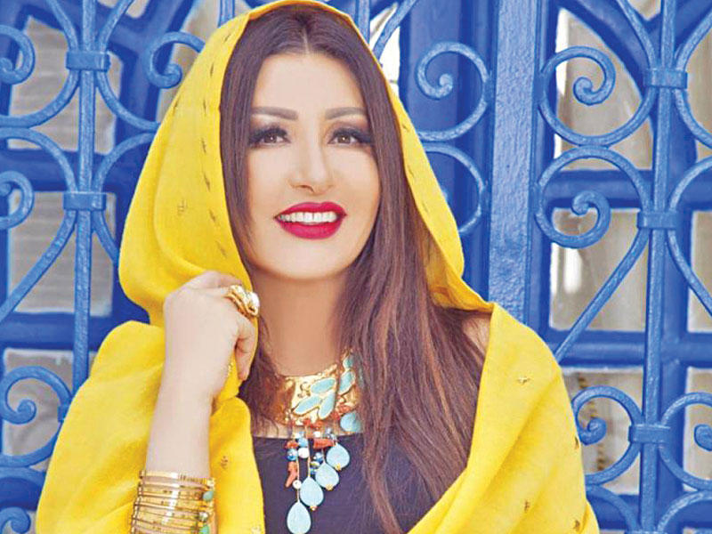 النجمة التونسية لطيفة 