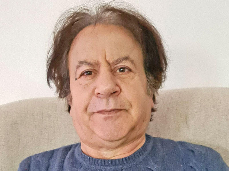 الأديب العراقي شاكر الأنباري 