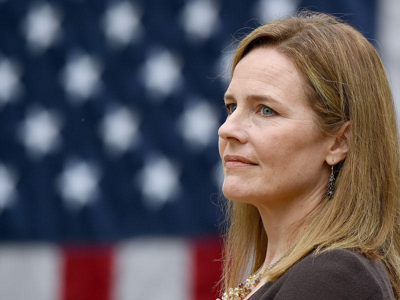 القاضية إيمي كوني باريت