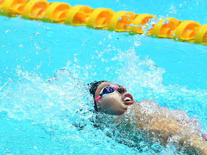 السباحة الأسترالية كايلي ماكيون