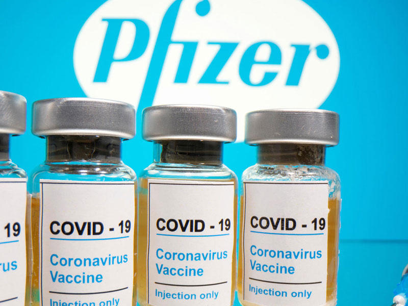 نقل «فايزر» جواً استعداداً لتوزيعه