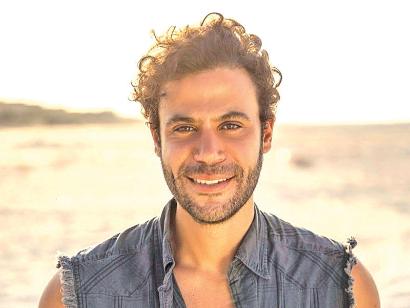 النجم محمد إمام 