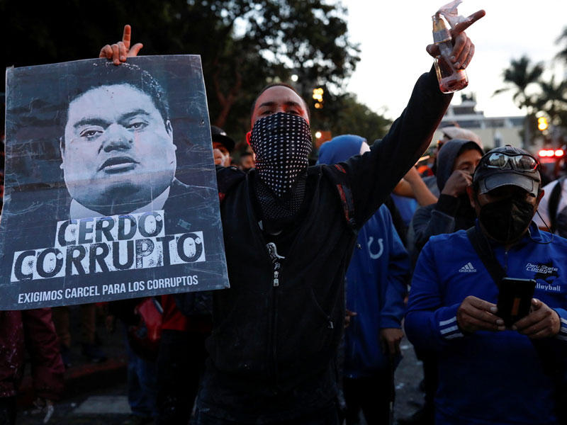 تظاهر آلاف المحتجين في غواتيمالا 