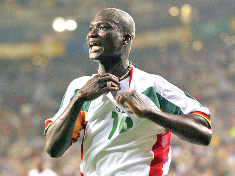  لاعب الوسط الدولي السنغالي السابق  بابا بوبا ديوب
