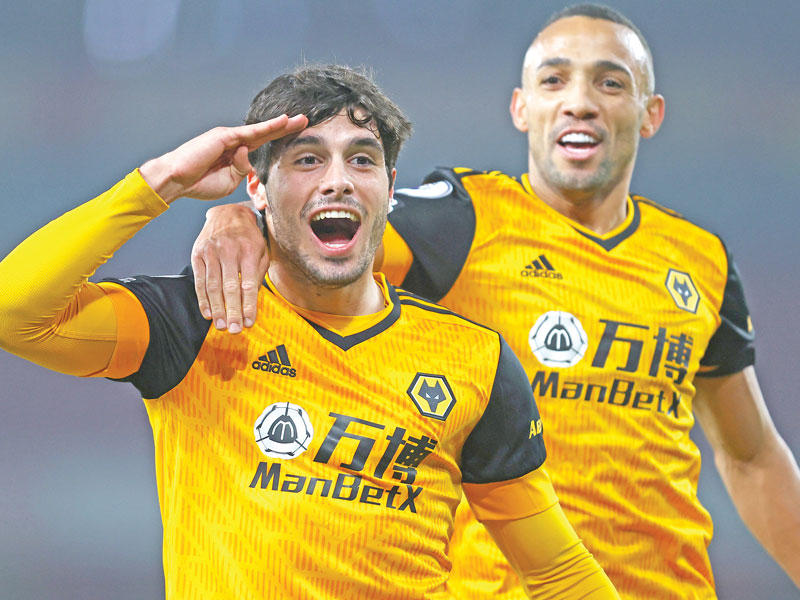 نيتو نجم وولفرهامبتون يحتفل بهدفه