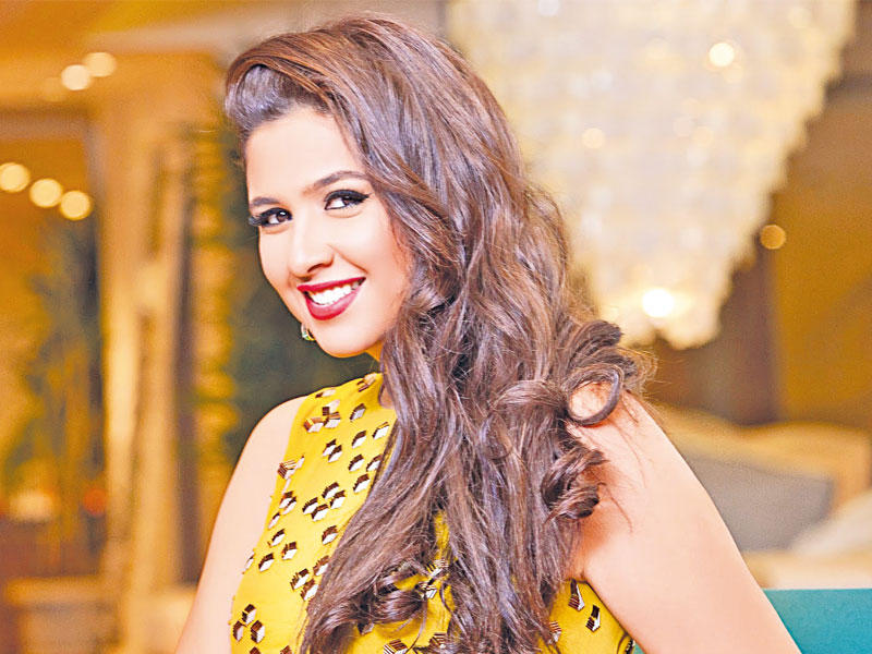 النجمة ياسمين عبدالعزيز 