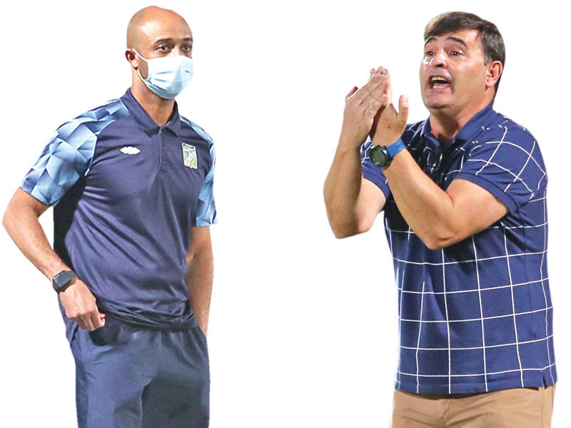  بيانكي مدرب نادي كاظمة   - أحمد العثمان مدرب نادي العربي