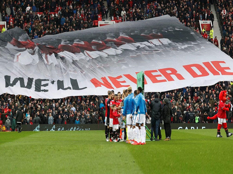 الملاعب الإنكليزية تفتح أبوابها أمام الجمهور