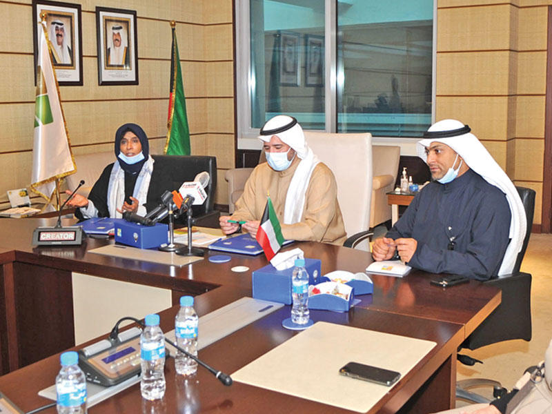 جانب من توقيع اتفاقية إنشاء حديقة مدرسية نموذجية