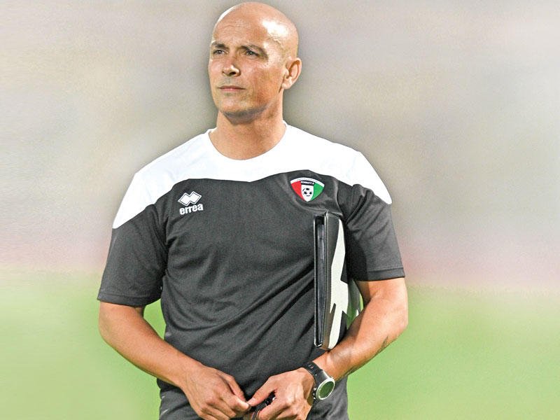 مدرب الأزرق كاراسكو 