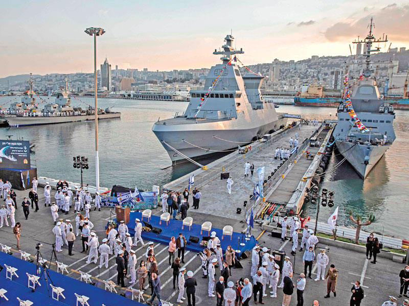 إسرائيل تستقبل الزورق الحربي «ساعر 6» الألماني الصنع في مرفأ حيفا أمس الأول  (أ ف ب)