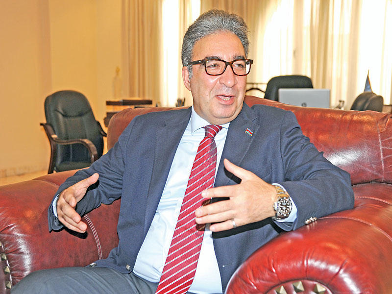 إيلخان قهرمان سفير أذربيجان في الكويت 