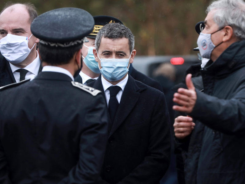 وزير الداخلية الفرنسي يعاين التحضيرات الأخيرة لما بعد «بريكست» في كاليه    (أ ف ب)