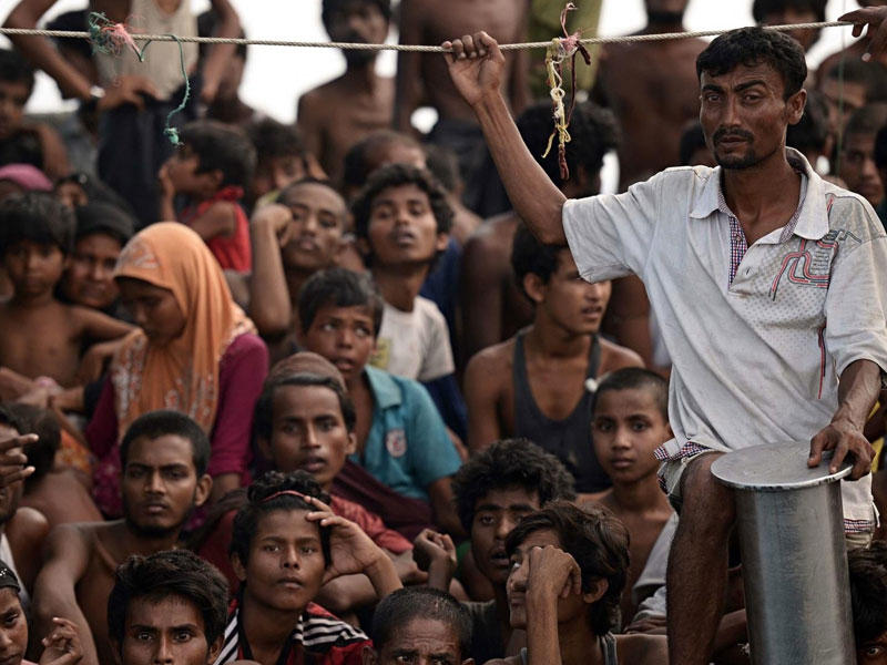 نقل أكثر من ألف لاجئ من الروهينغا إلى جزيرة باسان شار